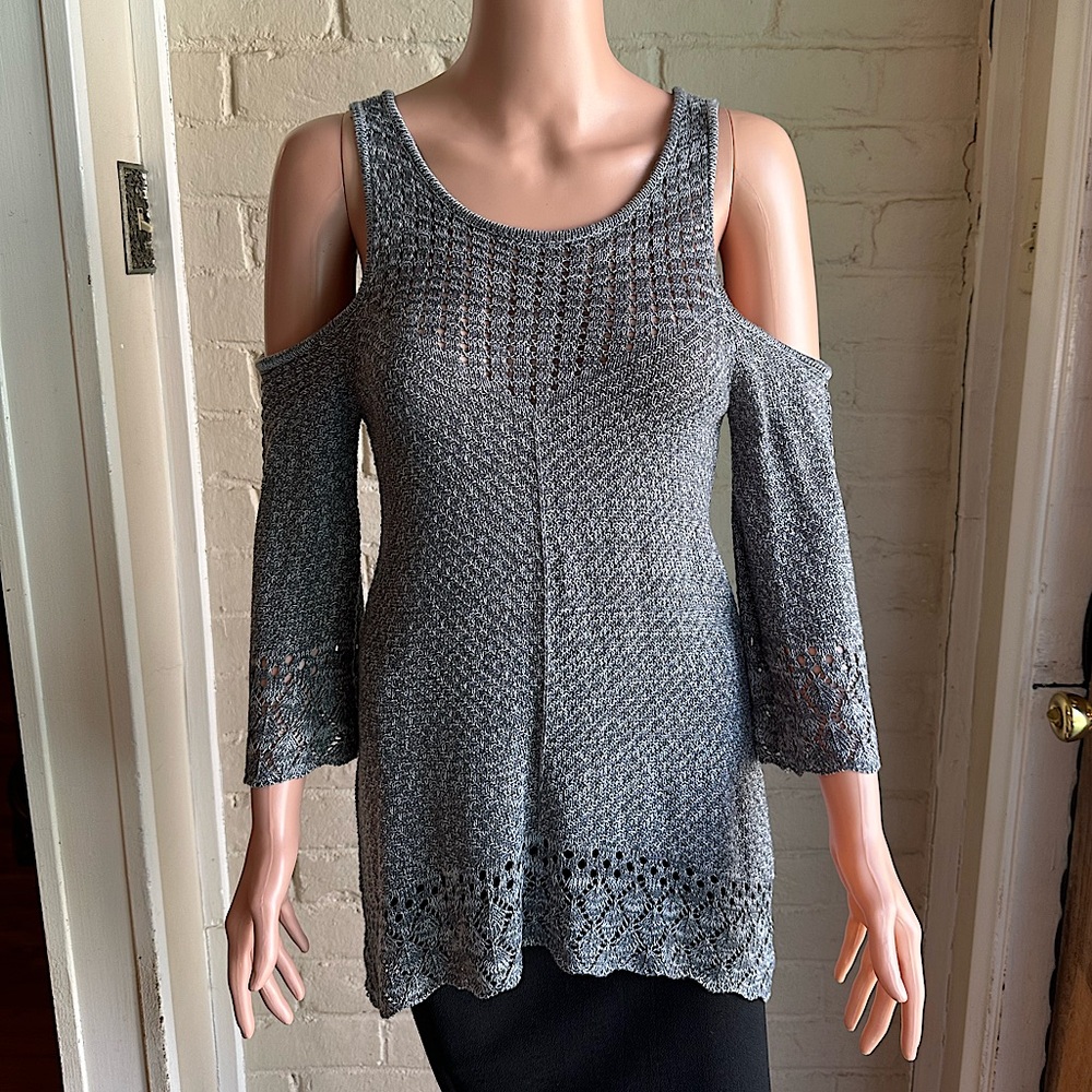 Lauren Conrad size small gray statement sleeve cut out boho sweater